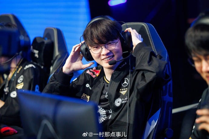 摄影师一村分享返图:Faker胜利后开心的笑了