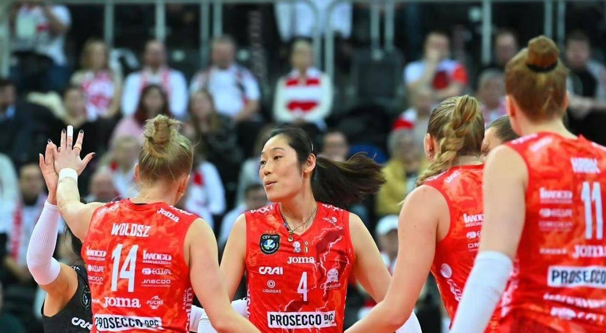 恭喜！朱婷今晨首发轰下15分，斩获全场最佳！科内利亚诺斩获欧冠胜利